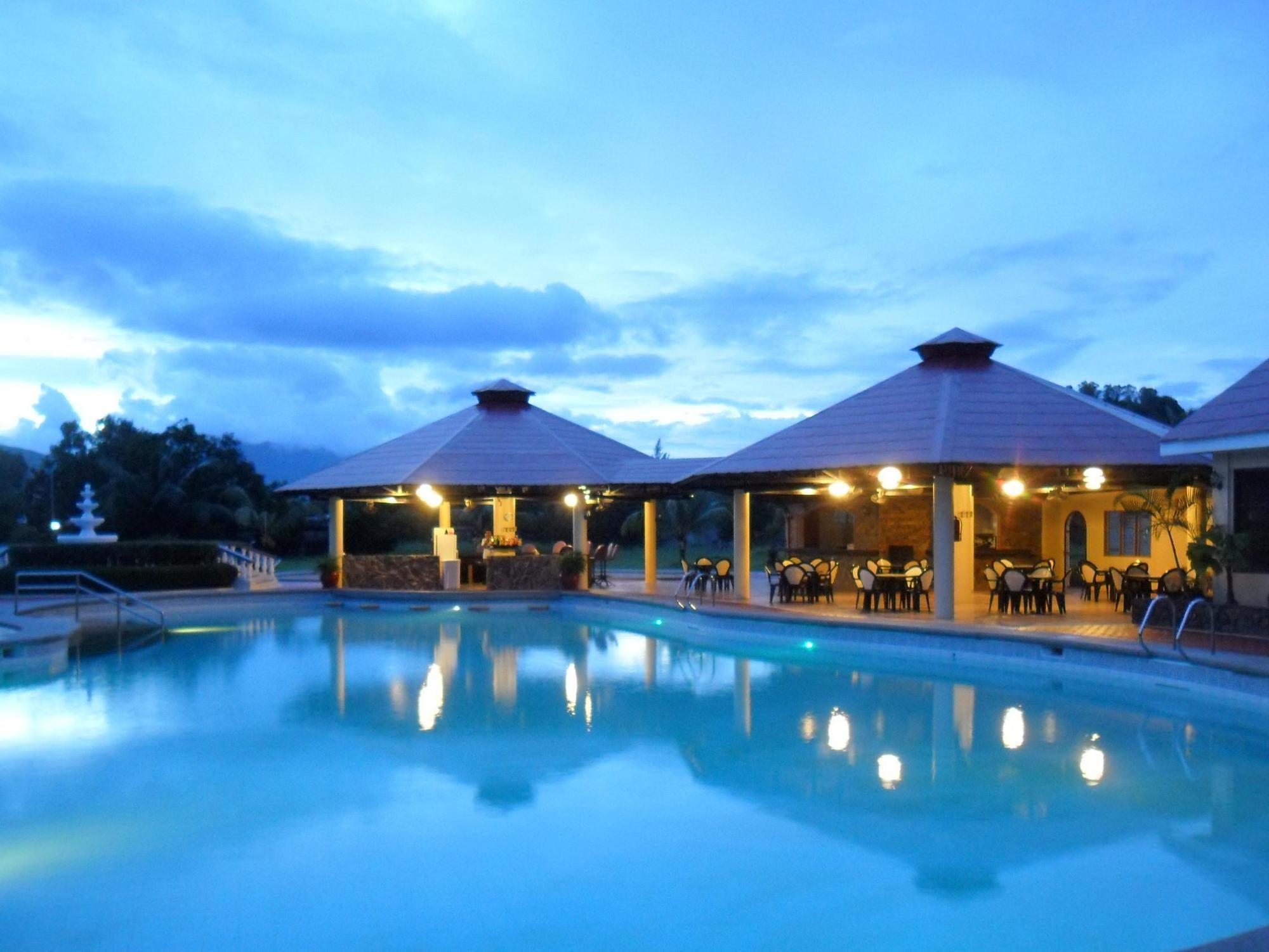Subic Waterfront Resort And Hotel Екстериор снимка