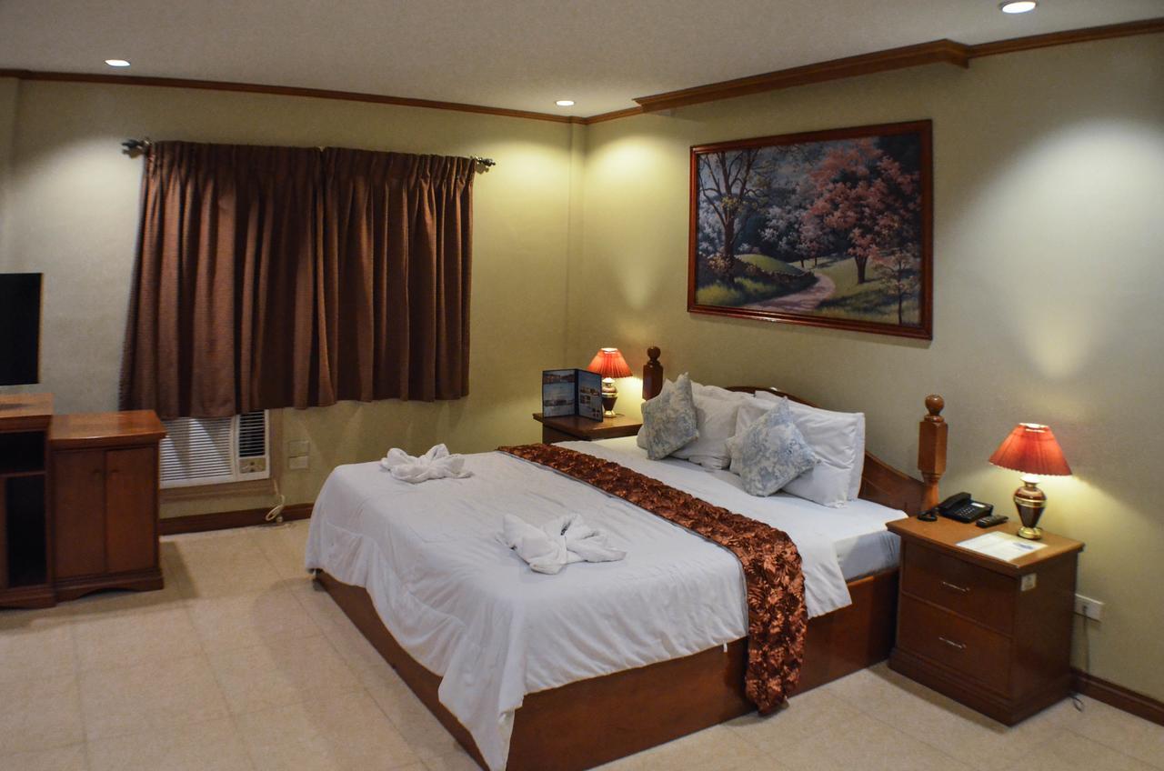 Subic Waterfront Resort And Hotel Екстериор снимка