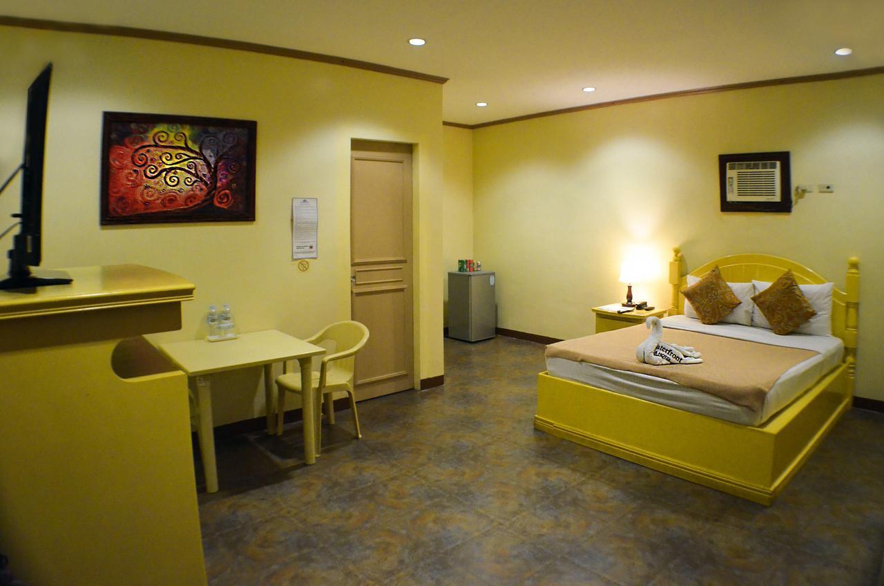 Subic Waterfront Resort And Hotel Екстериор снимка