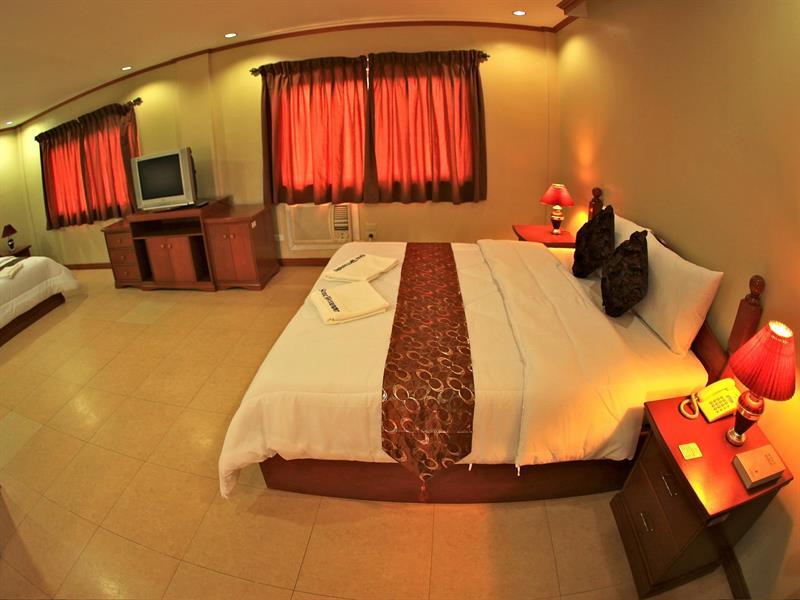 Subic Waterfront Resort And Hotel Екстериор снимка